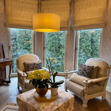 Villa Golden - Luxury Near Krakow Wegrzce
