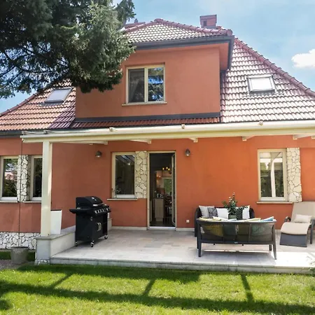 Golden Luxury Garden - Krakow ヴィラ Węgrzce